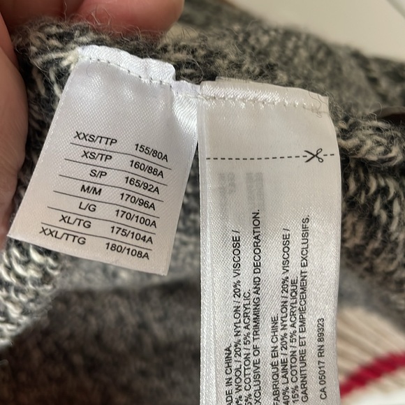 Roots grey button down wool cardigan, size xxl - Picture 5 of 5